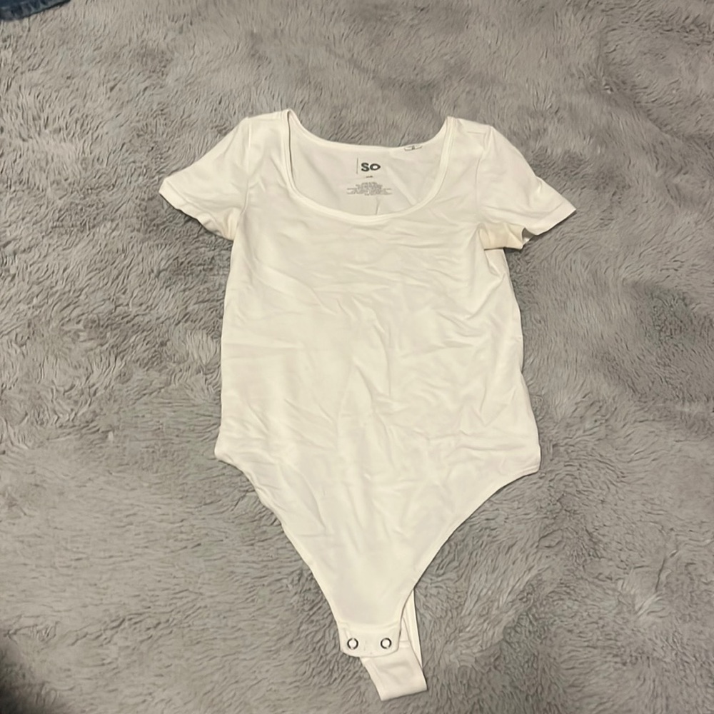 SO white scoop neck body suit